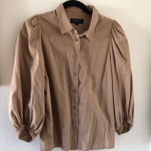 Tan Banana Republic organic cotton blouse with puff/balloon sleeves
